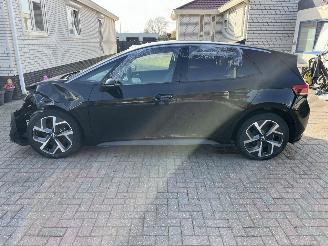 Volkswagen ID.3 62-KWH  -- 150,KW - EDETION picture 24