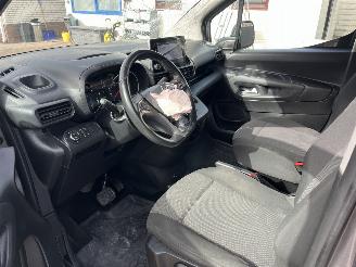 Opel Combo DIESEL - AUTOMATIC - 131,PS picture 13