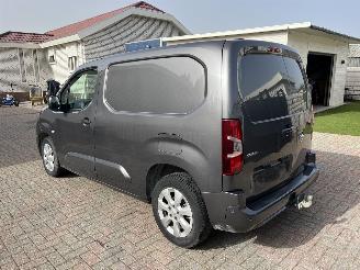 Opel Combo DIESEL - AUTOMATIC - 131,PS picture 3