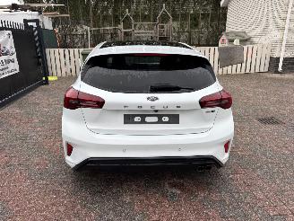 Voiture accidenté Ford Focus  2023/6
