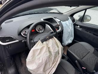 Peugeot 207 1.4 Vti Xline picture 9