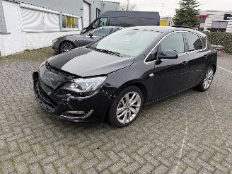krockskadad bil auto Opel Astra 1.4 Turbo Sport + 2015/3
