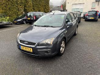 skadebil auto Ford Focus 1.6-16V Futura 2007/10