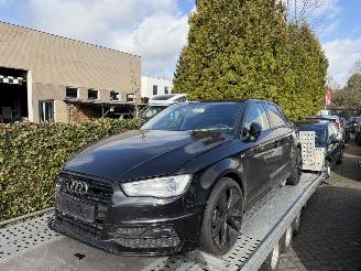 Schadeauto Audi A3 1.6 TDI Adrenalin 2016/7