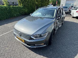 krockskadad bil auto Volkswagen Passat 1.4 TSI Connected Series 2016/12