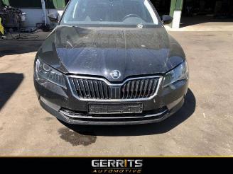 Vrakbiler auto Skoda Superb Superb Combi (3V5), Combi, 2015 / 2024 1.6 TDI 2015/12