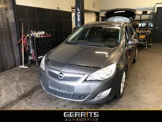 Salvage car Opel Astra Astra J Sports Tourer (PD8/PE8/PF8), Combi, 2010 / 2015 1.3 CDTI 16V ecoFlex 2011/6