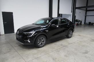 Schadeauto Renault Arkana FULL HYBRID 2025/7