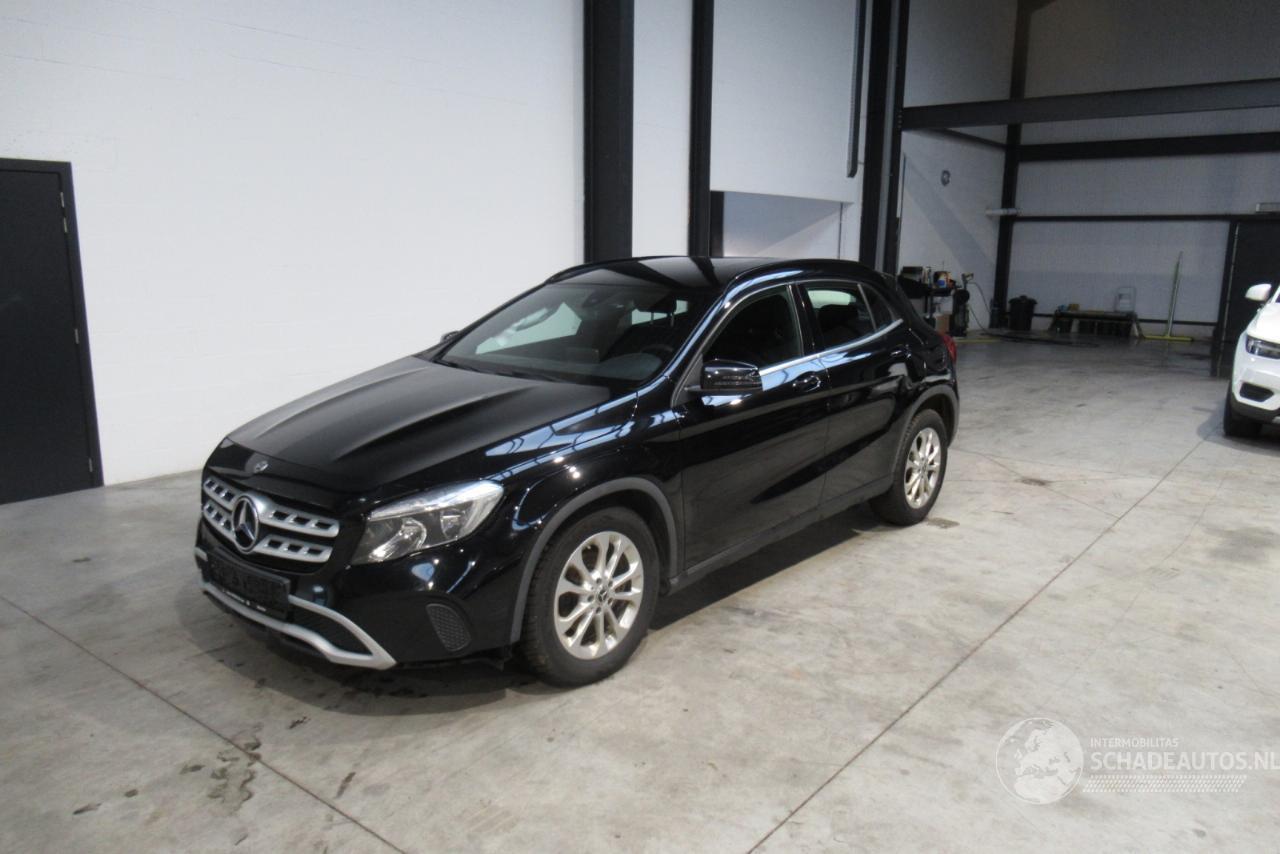 Mercedes GLA SEDAN