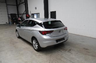 Opel Astra SEDAN picture 3