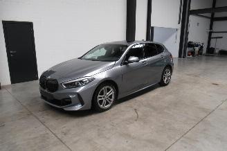 krockskadad bil auto BMW 1-serie M-PACK 2022/4