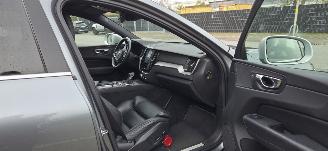 Volvo Xc-60 2.0L Benzine R Design*AWD*LED*Leren bekleding*Camera*Sound*Digitaal* picture 10