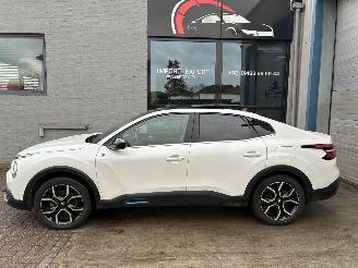 damaged passenger cars Citroën C4 X CITROEN C4x e 2023 2023/4