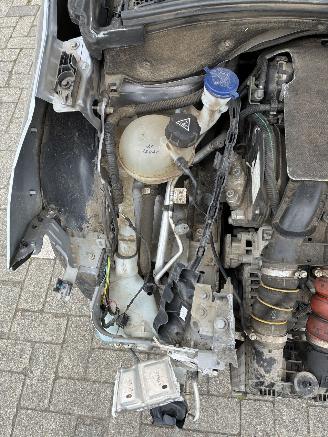 Peugeot 2008 PEUGEOT 2008 1.6D GT 2018 picture 10