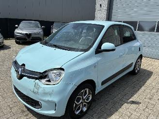 damaged passenger cars Renault Twingo RENAULT TWINGO 1.0I 2019 2019/10