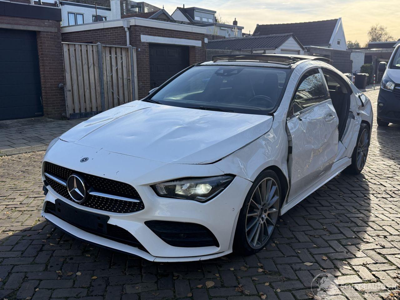 Mercedes Cla-klasse 220 AMG / PANO /