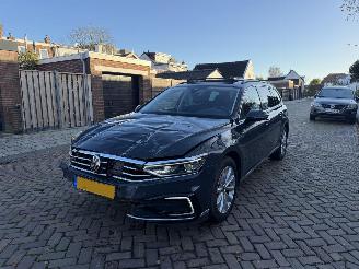 Schadeauto Volkswagen Passat 1.4 TSI PHEV GTE Business 2021/1