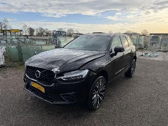 uszkodzony samochody osobowe Volvo Xc-60 2.0 T8 R DESIGN AWD 2018/1