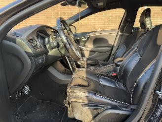 Volvo V-40 2.0 D2 R Design picture 22