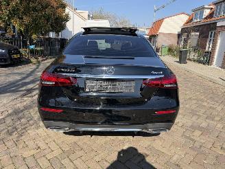 Mercedes E-klasse 300de 4 Matic AMG PANO picture 9