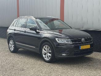 skadebil auto Volkswagen Tiguan 1.5 TSI ACT  AUTOMAAT 150 PK 2019/1