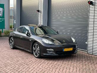 krockskadad bil auto Porsche Panamera 4.8 4S 2011/1