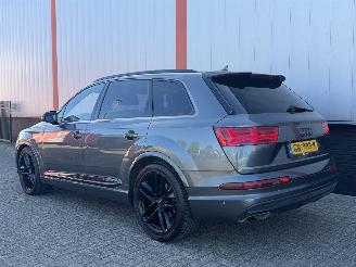 Audi Q7 3.0 TDI quattro S LINE PANO picture 31