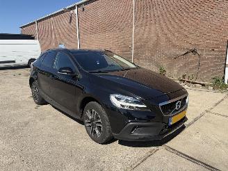 Damaged car Volvo V-40 2.0 D2 Cross Country AUTOMAAT NAP 2016/1