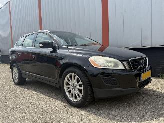Damaged car Volvo Xc-60 2.0 D3 Summum AUTOMAAT 2010/1