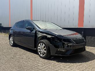 krockskadad bil auto Seat Leon 1.0 TSI FR AUTOMAAT 2019/1