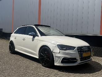 krockskadad bil auto Audi S3 2.0 TFSI 300 PK SPORTBACK 2014/1