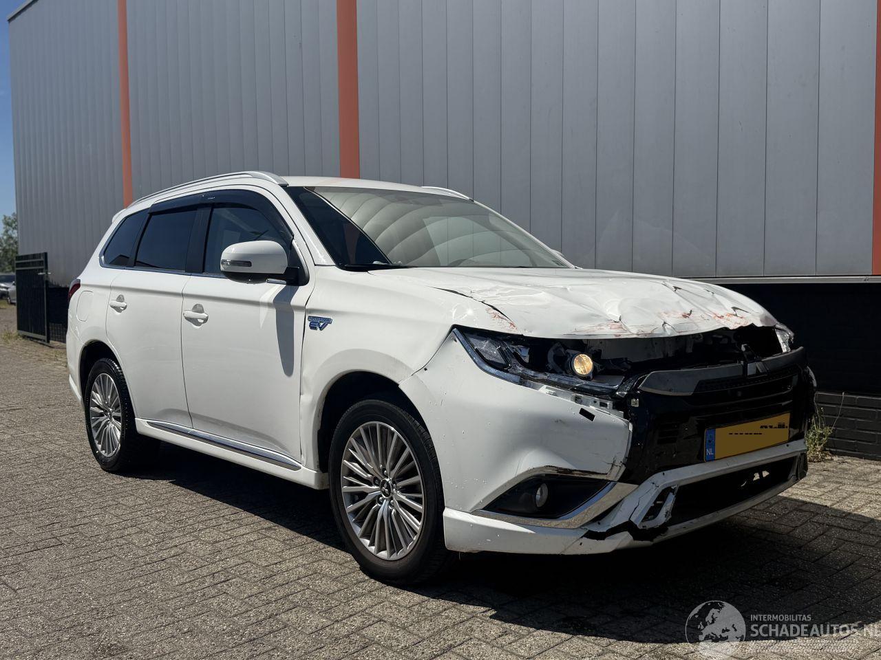 Mitsubishi Outlander 2.5 PHEV Intense +