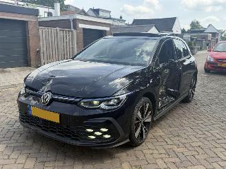 Vaurioauto  passenger cars Volkswagen Golf 1.4 TSI GTE PANO SFEER 2021/1