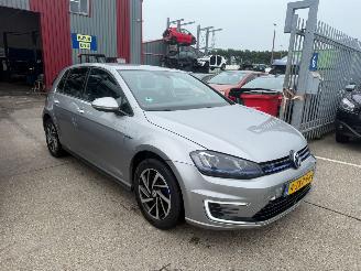 Vaurioauto  passenger cars Volkswagen Golf 1.4 GTE TSI 2015/2