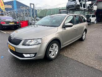 uszkodzony samochody osobowe Skoda Octavia 1.6 TDI GREENLINE 2014/12