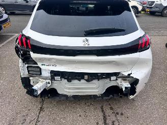 Peugeot e-208  picture 15