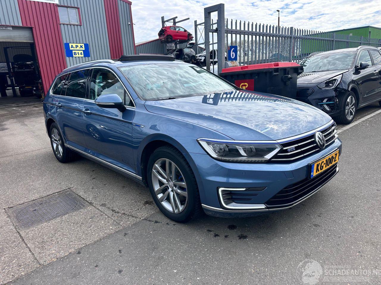 Volkswagen Passat 1.4 TSI / GTE / DSG / PANO / LEER