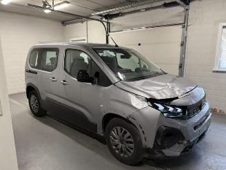 Vaurioauto  passenger cars Peugeot Rifter  2024/8