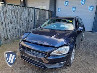 Vrakbiler auto Volvo V-60 V60 I (FW/GW), Combi, 2010 / 2018 2.0 D4 16V 2015/8