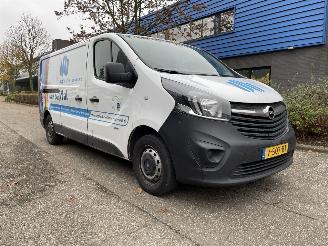 Voiture accidenté Opel Vivaro 1.6 cdti 70kw lang 2016/12