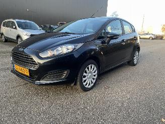 damaged passenger cars Ford Fiesta 5drs airco 2015/2
