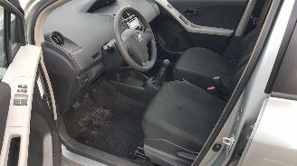 Toyota Yaris Net grote beurt. picture 8