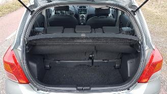 Toyota Yaris Net grote beurt. picture 9