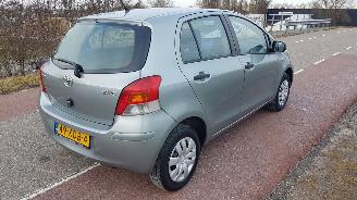 Toyota Yaris Net grote beurt. picture 4