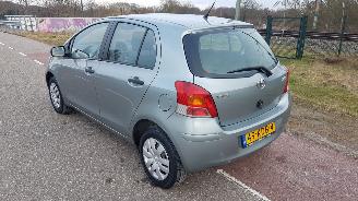 Toyota Yaris Net grote beurt. picture 5