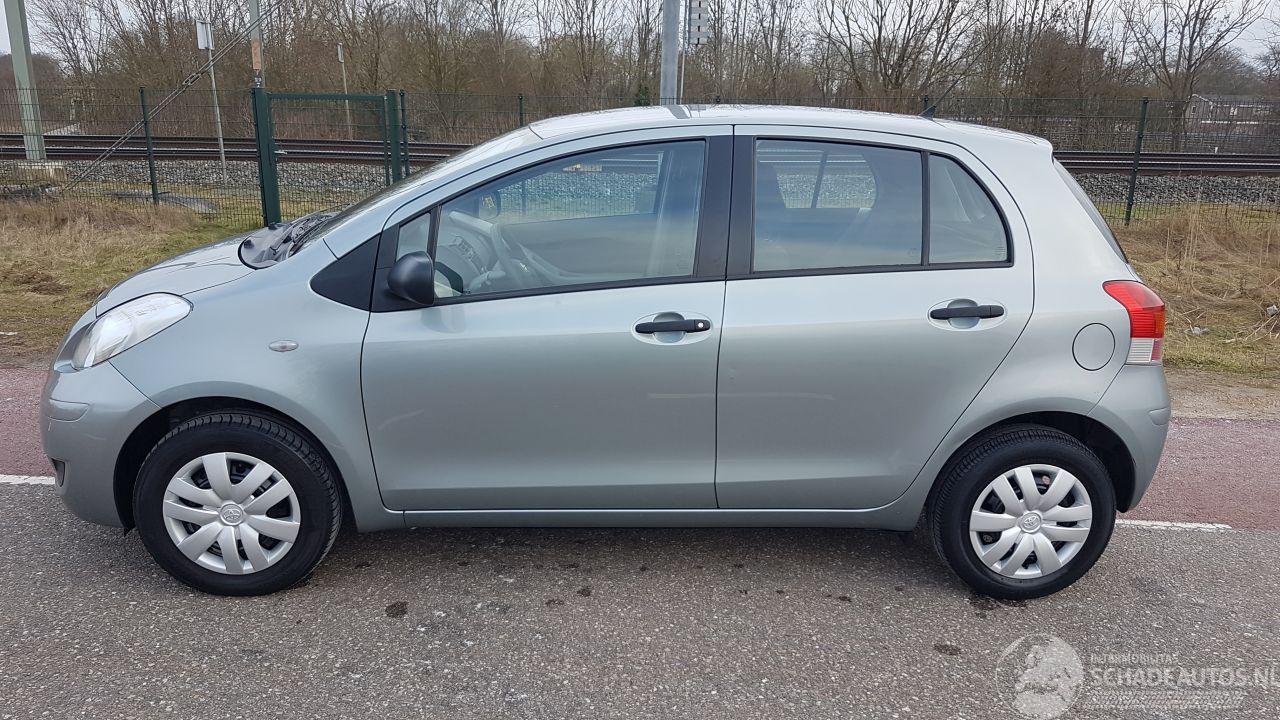 Toyota Yaris Net grote beurt.