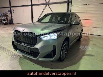 damaged passenger cars BMW iX1 30 xDrive M Sport Harman Pano HUD Leder 2023/6