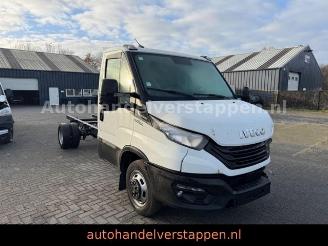 skadebil bedrijf Iveco Daily 35C16 HI-MATIC KLIMA Fahrgestell 2023/7