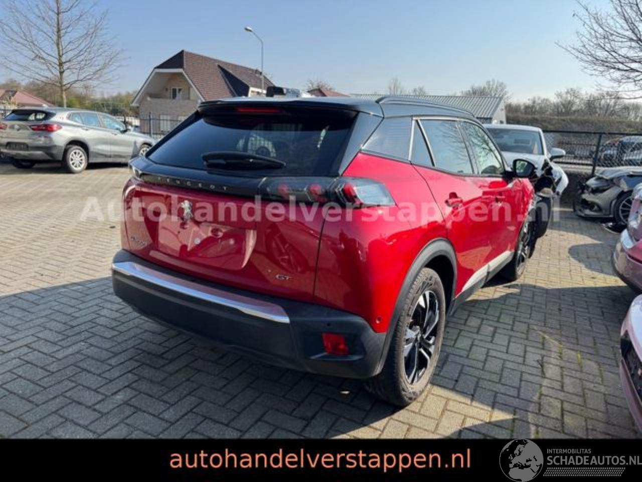 Peugeot 2008 e- - GT - 136PS Automatik Elixir Rood