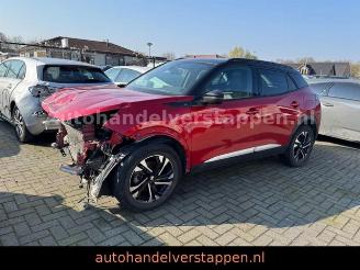 Peugeot 2008 e- - GT - 136PS Automatik Elixir Rood picture 5